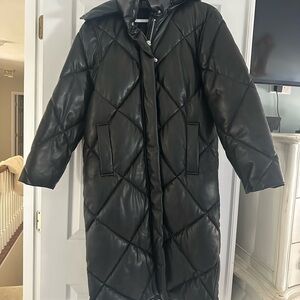 Abercrombie & Fitch Black Puffer Jacket with Diamond Quilting